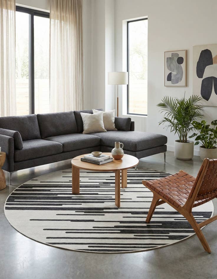 Detail image of 7' 10 x 7' 10 Easy-Clean Modern Indoor / Outdoor Round Rug