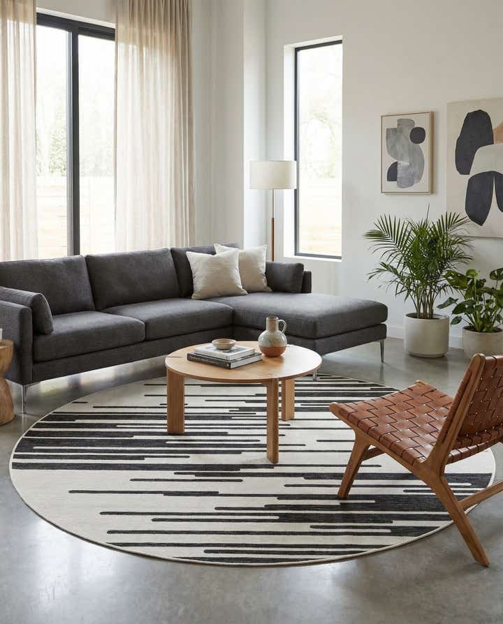 7' 10 x 7' 10 Easy-Clean Modern Indoor / Outdoor Round Rug