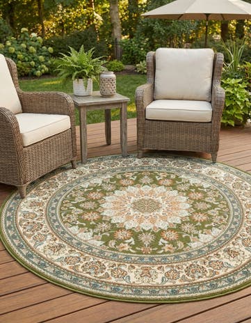 6' 1 x 6' 1 Easy-Clean Traditional Indoor / Outdoor Round Rug