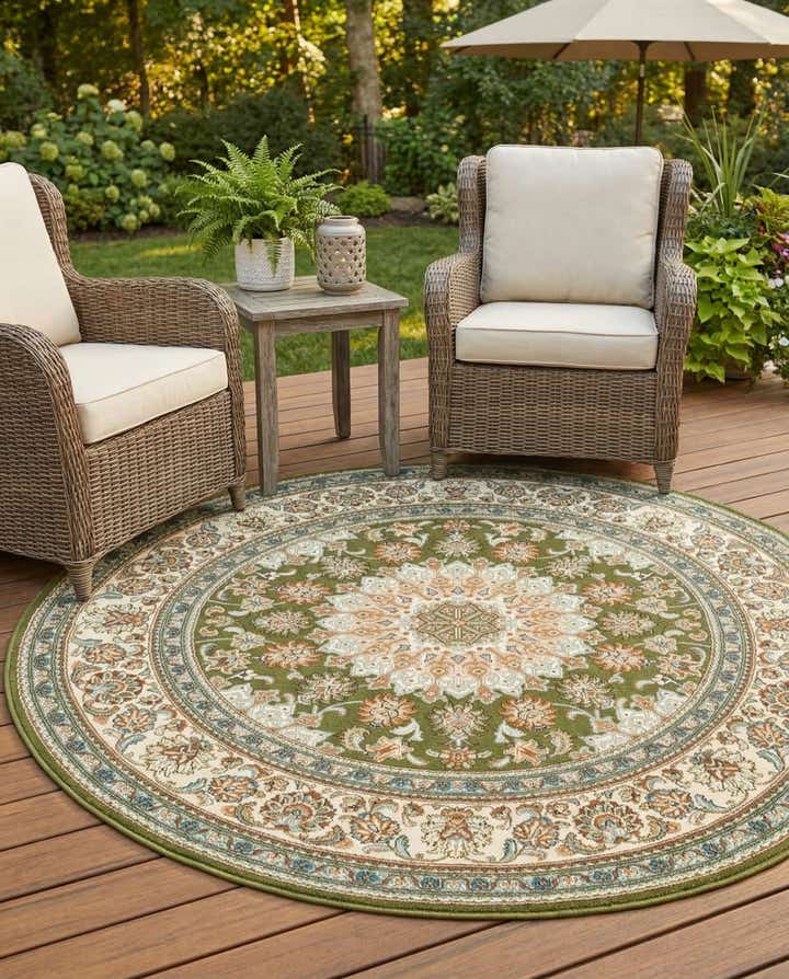 6' 1 x 6' 1 Easy-Clean Traditional Indoor / Outdoor Round Rug