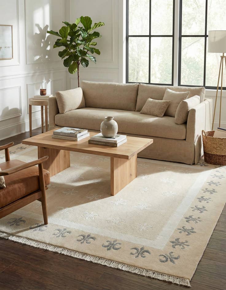 Detail image of 4' 11 x 6' 7  Hand Knotted Darya Wool Rug