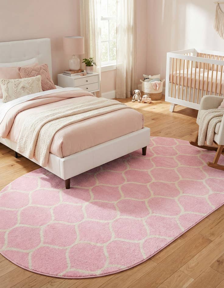 Detail image of 5' 3 x 8' Trellis Frieze Oval Rug