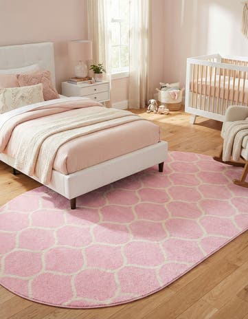 5' 3 x 8' Trellis Frieze Oval Rug