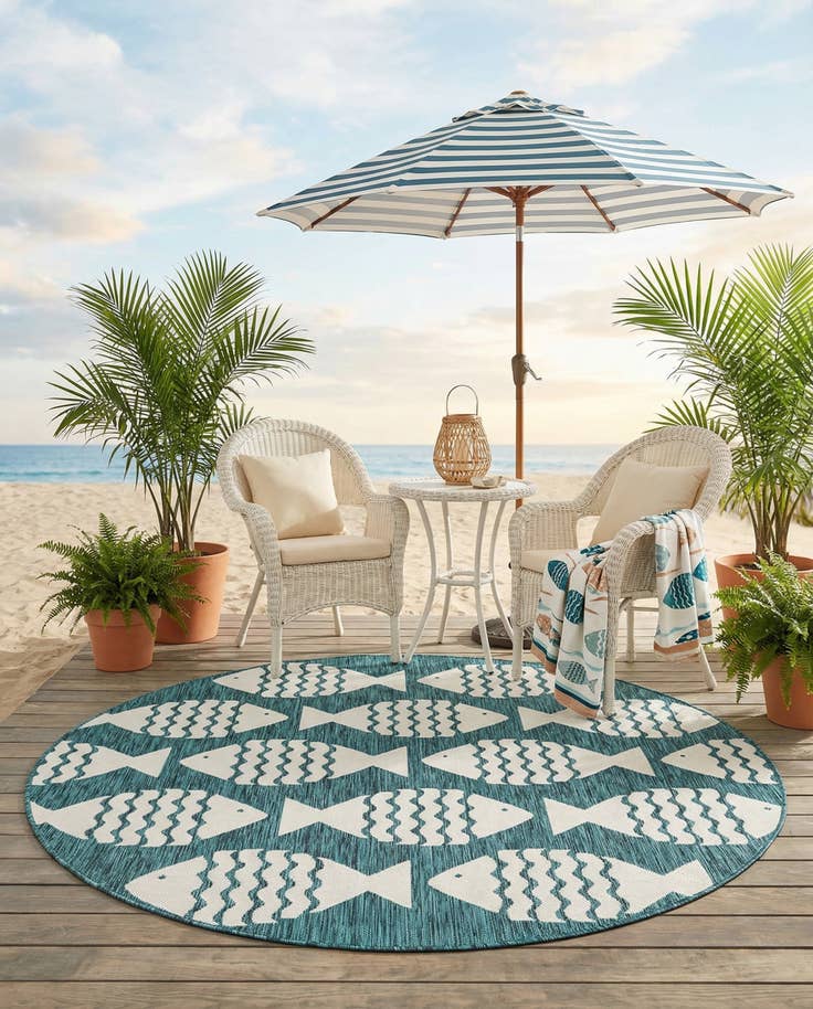 Detail image of 6' 1 x 6' 1 Easy-Clean Coastal Indoor / Outdoor Round Rug