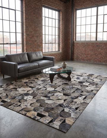 5' 1 x 8' Cowhide Stocks Rug