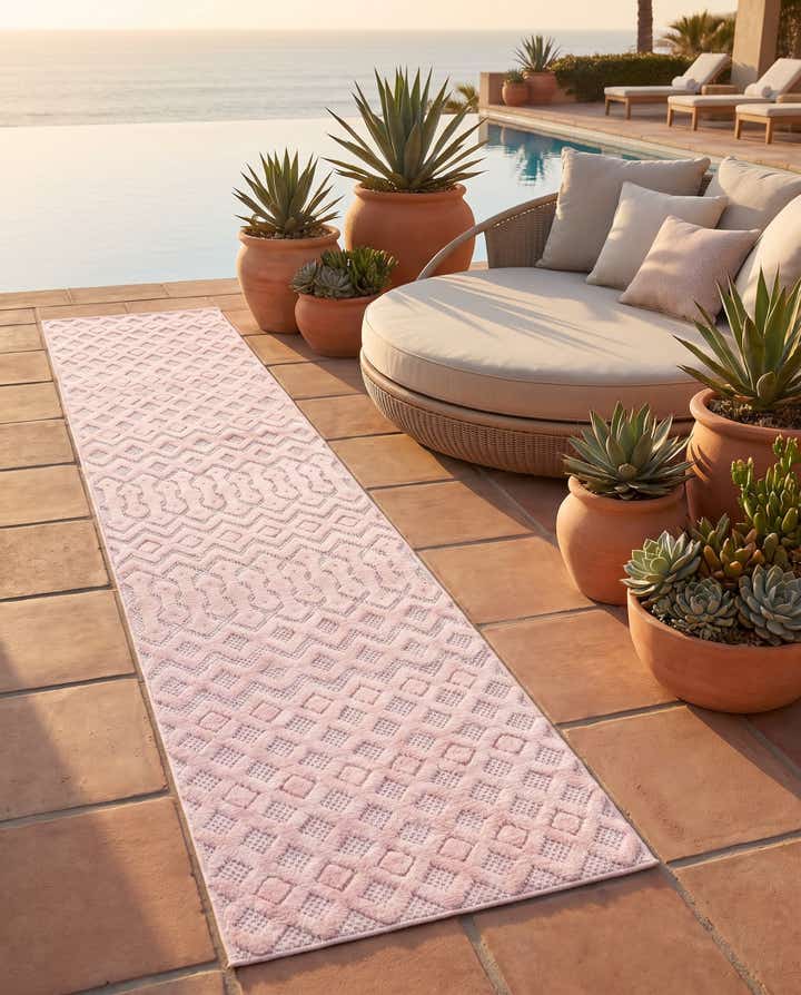 2' x 8' Easy-Clean Trellis Textured Indoor / Outdoor Runner Rug