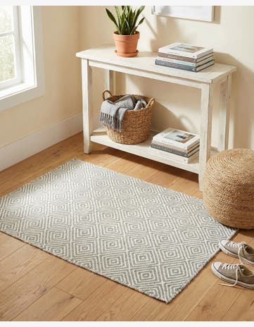 Gray Hand Woven Geo Trellis Flatweave Rug