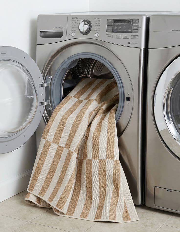 Detail image of 7' x 10'  Washable Striped Indoor / Outdoor Rug