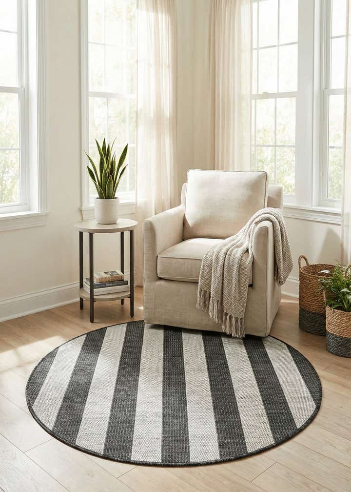 4' x 4' Easy-Clean Ribbon Indoor / Outdoor Round Rug