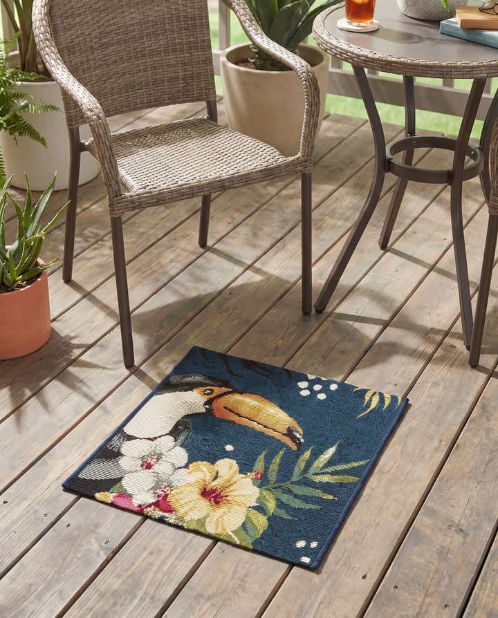 1' 4 x 1' 4 Easy-Clean Botanical Indoor / Outdoor Sample Rug
