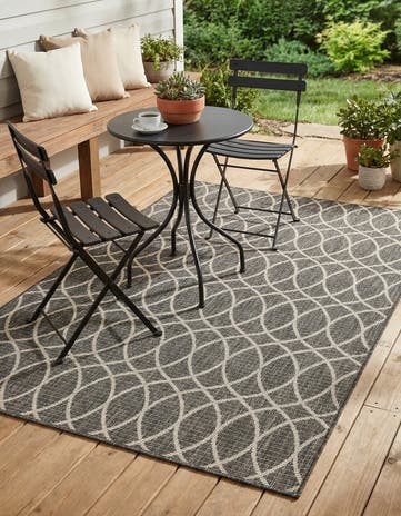 4' x 6' Easy-Clean Lattice Indoor / Outdoor Rug