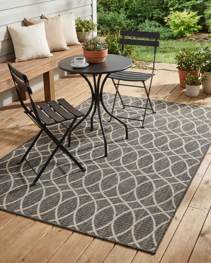 4' x 6' Easy-Clean Lattice Indoor / Outdoor Rug