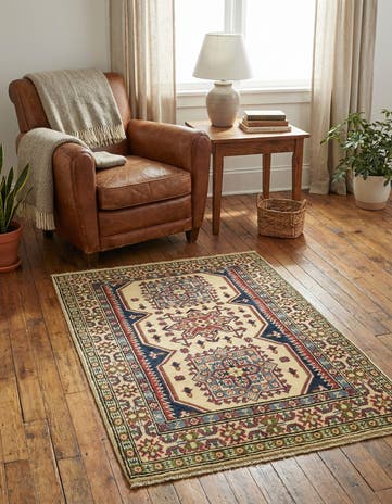 2' 8 x 4' 5 Hand Knotted Kazak Rug