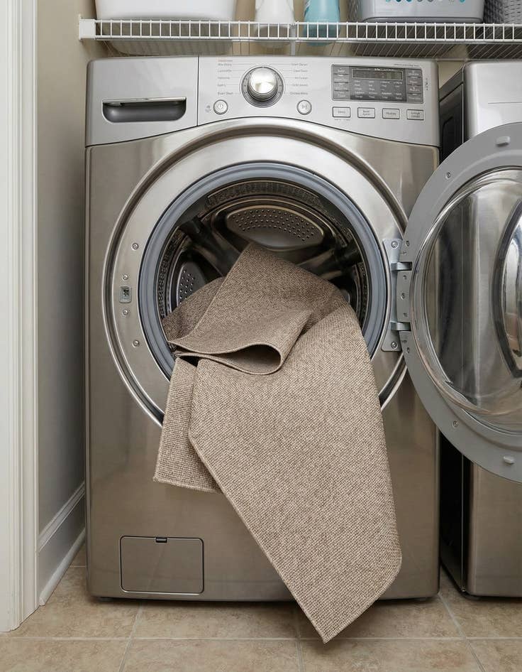 Detail image of 5' 3 x 8'  Washable Solid Indoor / Outdoor Rug