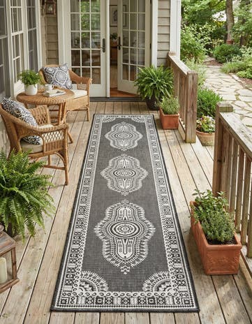 2' 7 x 12' Easy-Clean Traditional Indoor / Outdoor Runner Rug