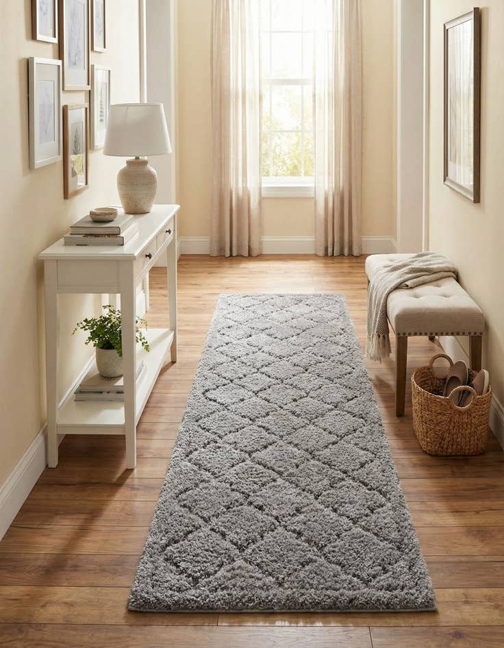 Detail image of  2' 7 x 10' Lattice Shag Runner Rug