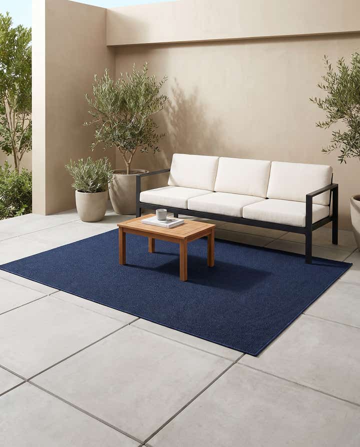 6' 1 x 9' Easy-Clean Solid Indoor / Outdoor Rug