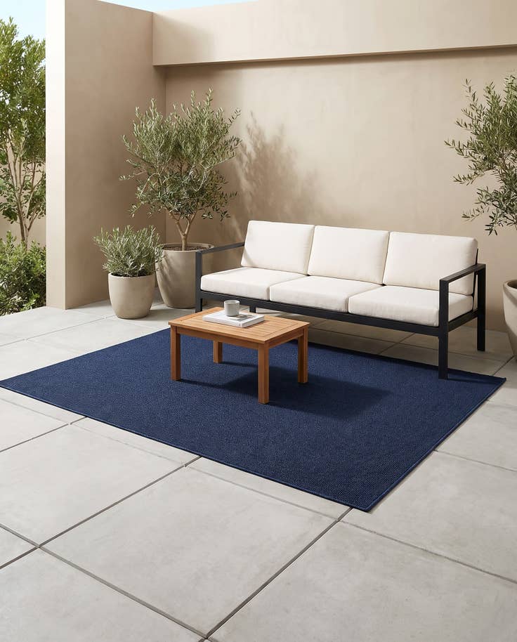 Detail image of 6' 1 x 9' Easy-Clean Solid Indoor / Outdoor Rug