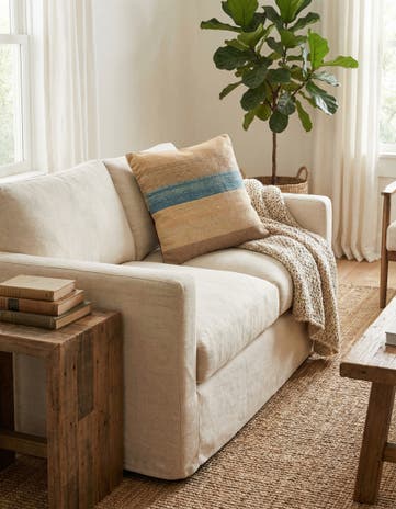 1' 5 x 1' 6 Hand Woven Pillow Wool Square Rug