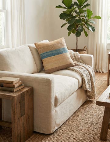 1' 5 x 1' 6 Hand Woven Pillow Wool Square Rug