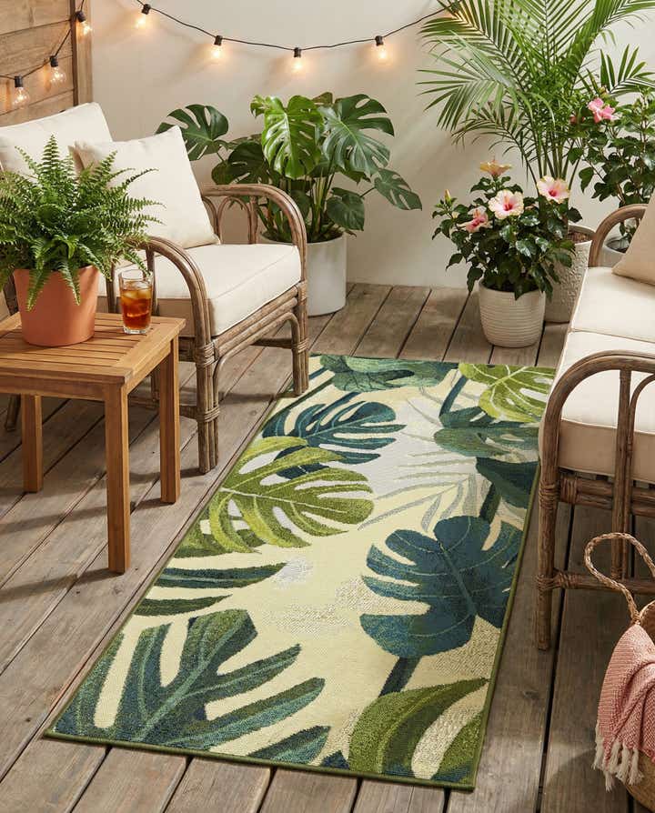 2' x 4' Easy-Clean Botanical Indoor / Outdoor Runner Rug