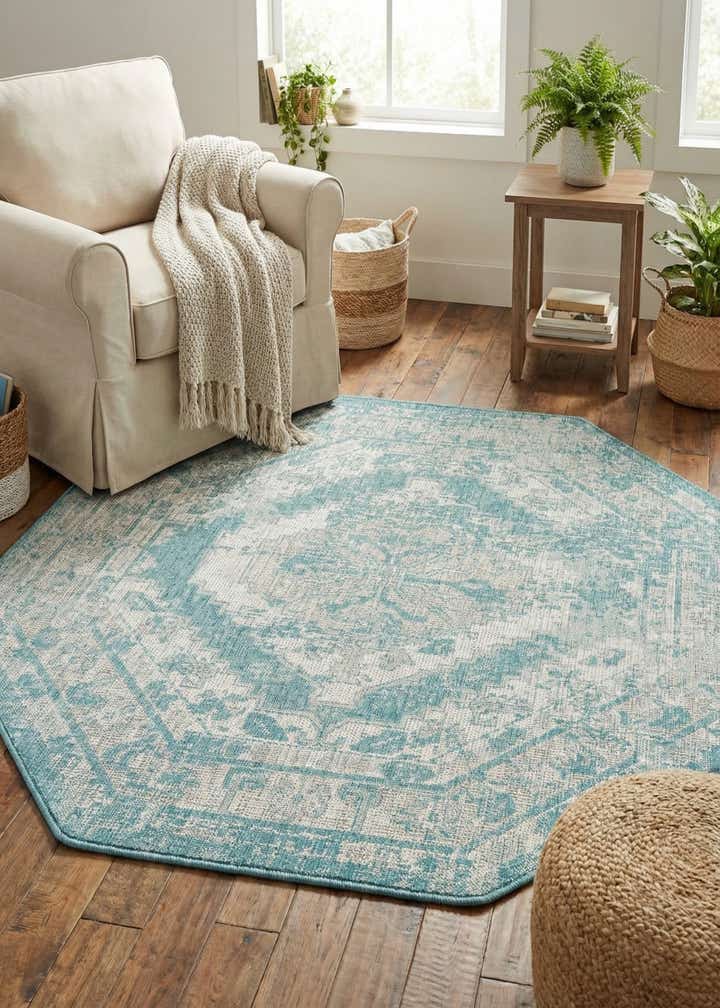 5' 3 x 5' 3 Easy-Clean Traditional Indoor / Outdoor Octagon Rug