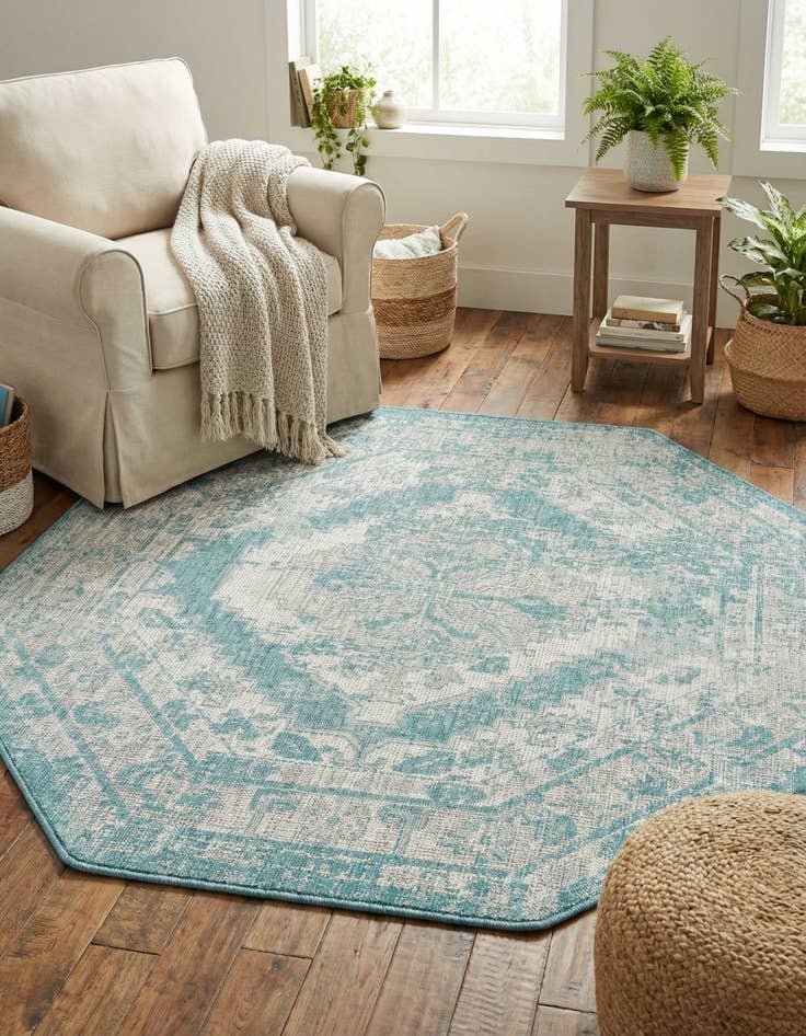 Detail image of 5' 3 x 5' 3  Washable Traditional Indoor / Outdoor Octagon Rug
