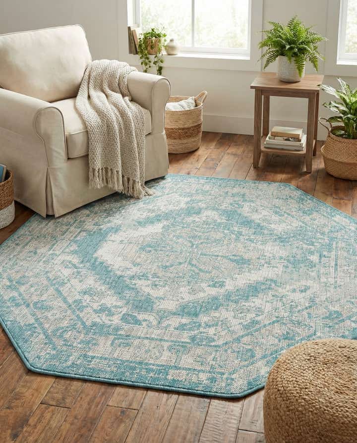 5' 3 x 5' 3 Easy-Clean Traditional Indoor / Outdoor Octagon Rug