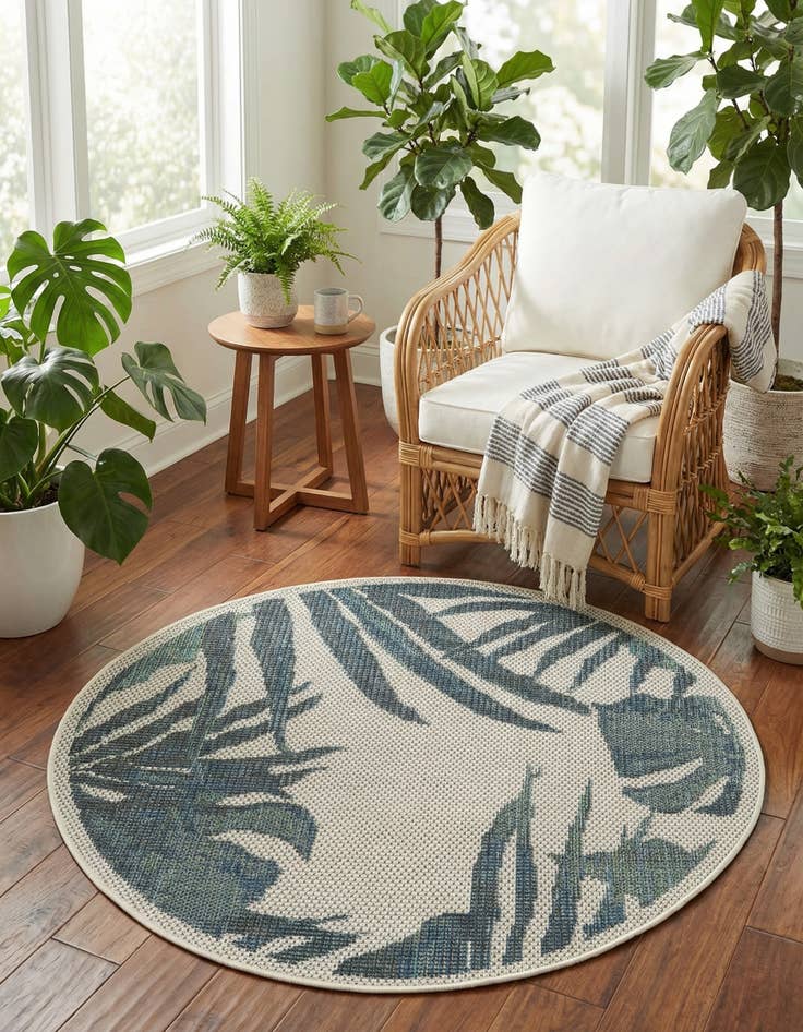 Detail image of 3' 3 x 3' 3  Washable Baja Indoor / Outdoor Round Rug