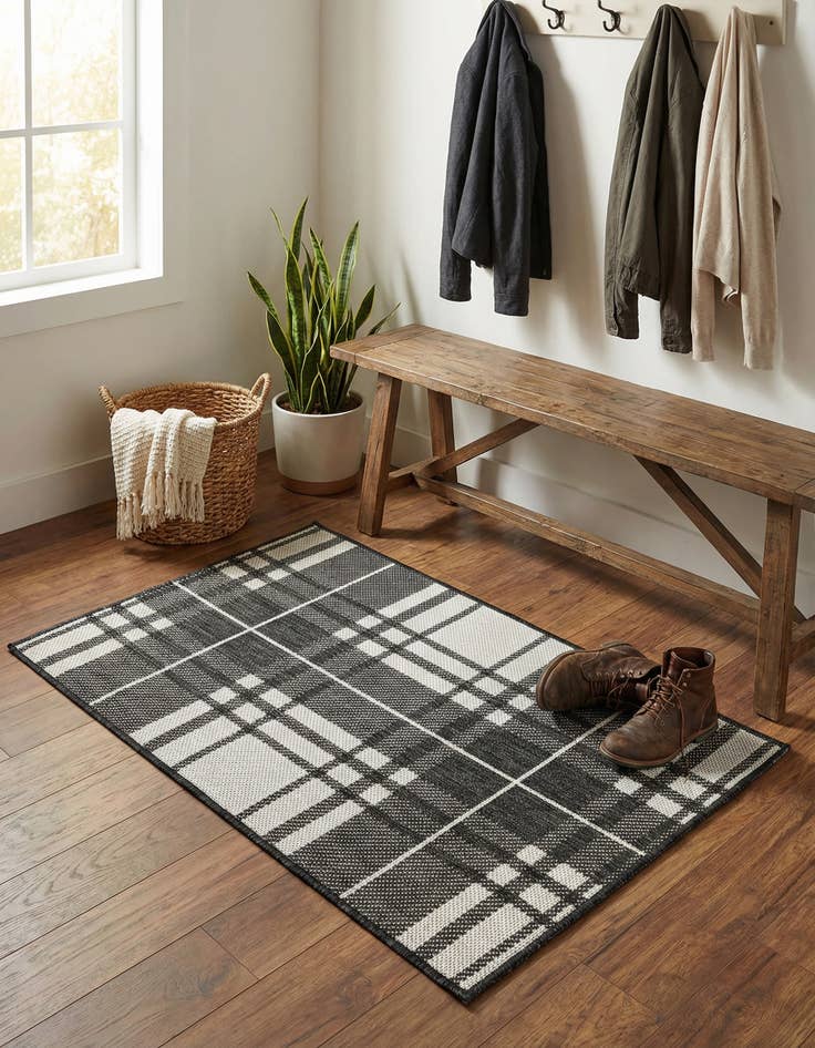 Detail image of  2' x 3'  Washable Checkered Indoor / Outdoor Rug