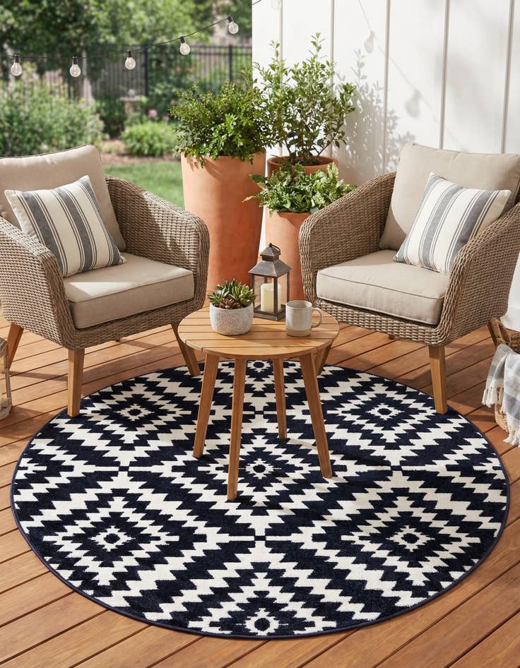 Detail image of 5' x 5' Easy-Clean Sabrina Soto Indoor / Outdoor Round Rug