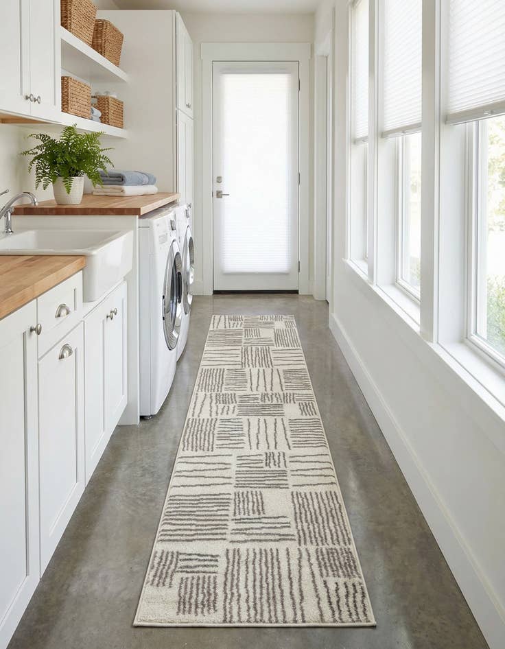 Detail image of 2' x 8' Hanahan Runner Rug