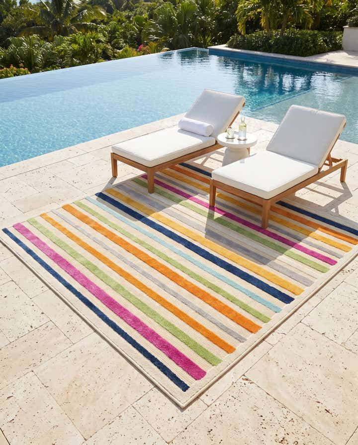 5' 3 x 5' 3 Easy-Clean Aruba Indoor / Outdoor Square Rug