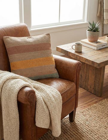 1' 5 x 1' 6 Hand Woven Pillow Wool Square Rug