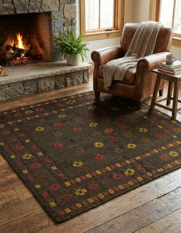 4' 3 x 4' 4 Hand Knotted Sumak Wool Square Rug