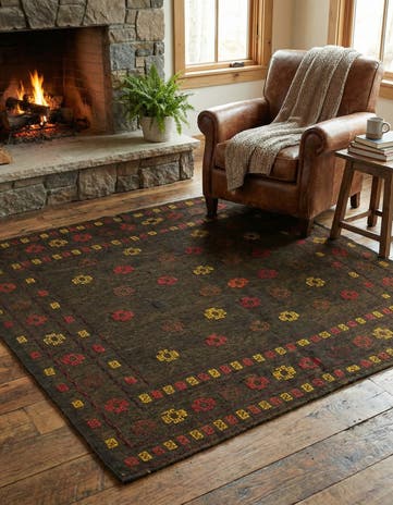 4' 3 x 4' 4 Hand Knotted Sumak Wool Square Rug