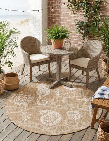 Taupe Easy-Clean Coastal Indoor / Outdoor Round Rug