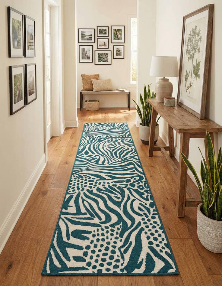 Detail image of 2' 7 x 10'  Washable Safari Indoor / Outdoor Runner Rug