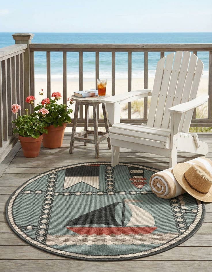 Detail image of 3' x 3'  Washable Coastal Indoor / Outdoor Round Rug