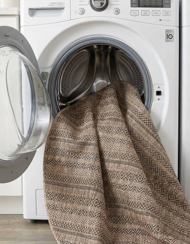 Detail image of 5' 3 x 5' 3  Washable Striped Indoor / Outdoor Round Rug