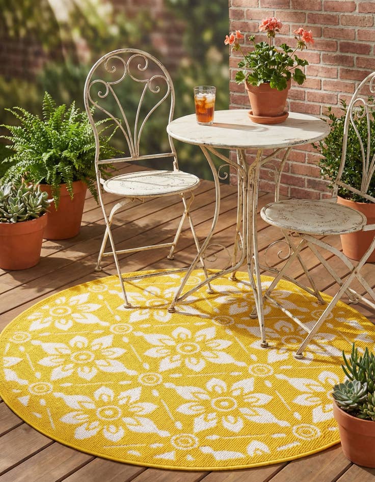Detail image of 3' x 3'  Washable Trellis Indoor / Outdoor Round Rug