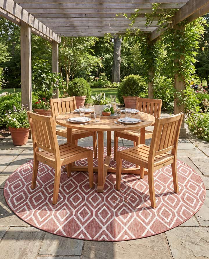 7' x 7' Easy-Clean Jill Zarin Indoor / Outdoor Round Rug