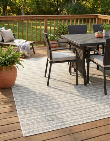 7' x 10' Easy-Clean Ribbon Indoor / Outdoor Rug