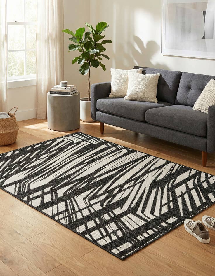 Detail image of 4' x 6'  Washable Modern Indoor / Outdoor Rug