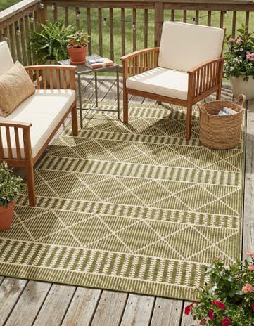 4' x 6' Easy-Clean Lattice Indoor / Outdoor Rug