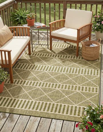 4' x 6' Easy-Clean Lattice Indoor / Outdoor Rug