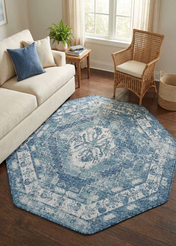 5' 3 x 5' 3 Easy-Clean Traditional Indoor / Outdoor Octagon Rug