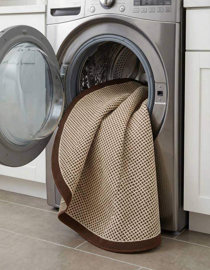 Detail image of  5' x 5'  Washable Border Indoor / Outdoor Round Rug