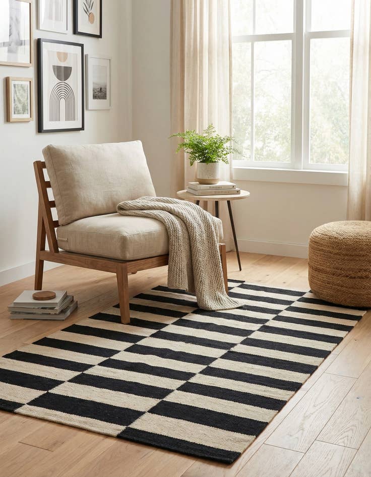 Detail image of 2' 6 x 3' 10  Hand Woven Kilim Modern Wool Rug