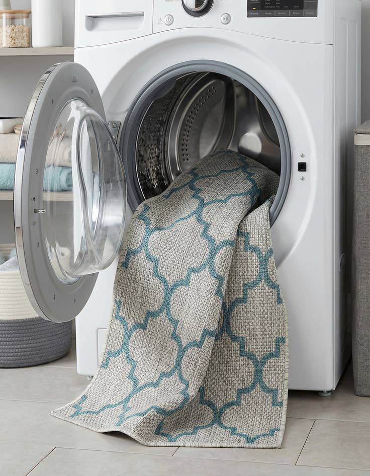 Detail image of 2' x 6'  Washable Trellis Indoor / Outdoor Runner Rug